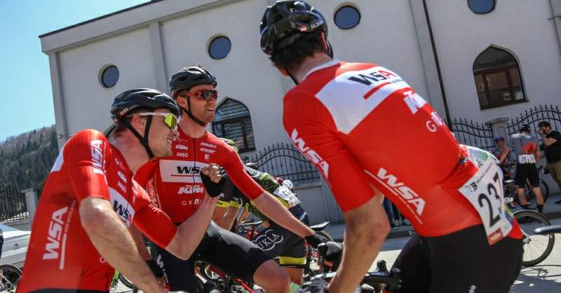 Az idei V4 Kerékpárverseny csapatai: a sógorok!