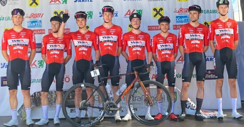 Az idei V4 Kerékpárverseny csapatai: a sógorok!
